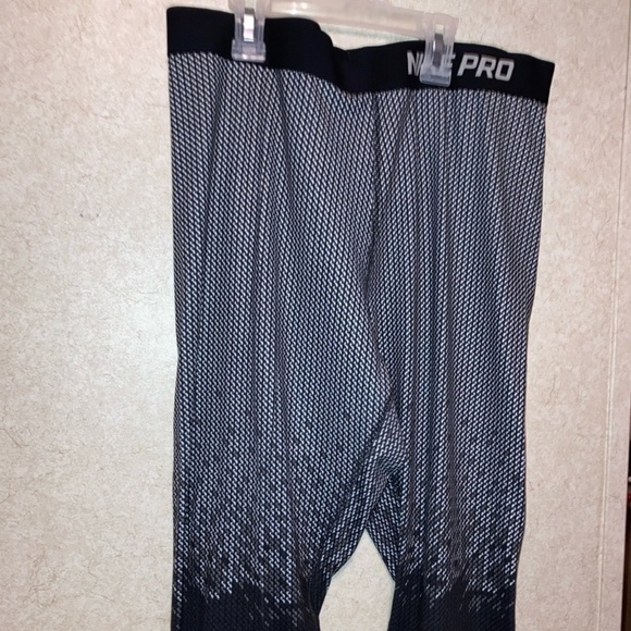 Nike legging and capris - Picture 7 of 8